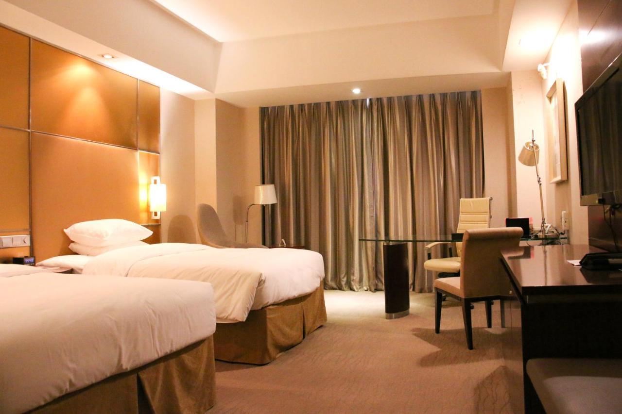 Crowne Plaza Yantai Sea View By Ihg Hotel Exterior foto