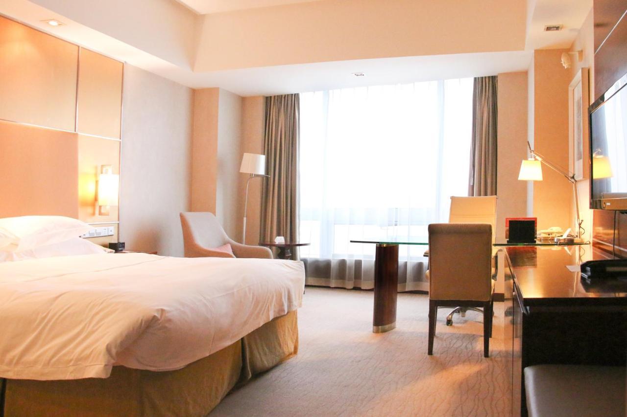 Crowne Plaza Yantai Sea View By Ihg Hotel Exterior foto