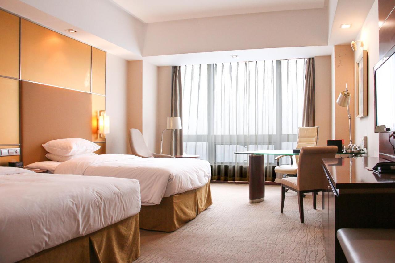 Crowne Plaza Yantai Sea View By Ihg Hotel Exterior foto