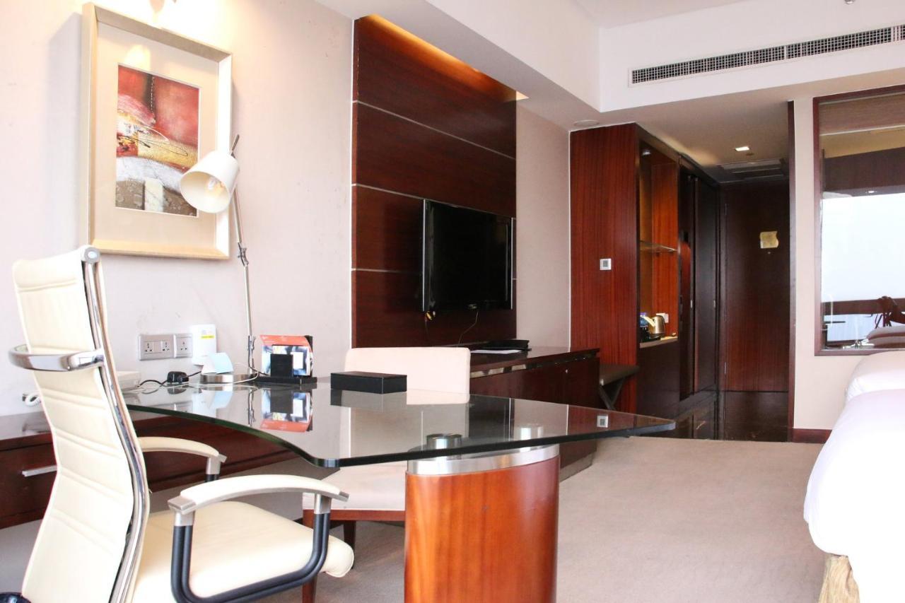 Crowne Plaza Yantai Sea View By Ihg Hotel Exterior foto