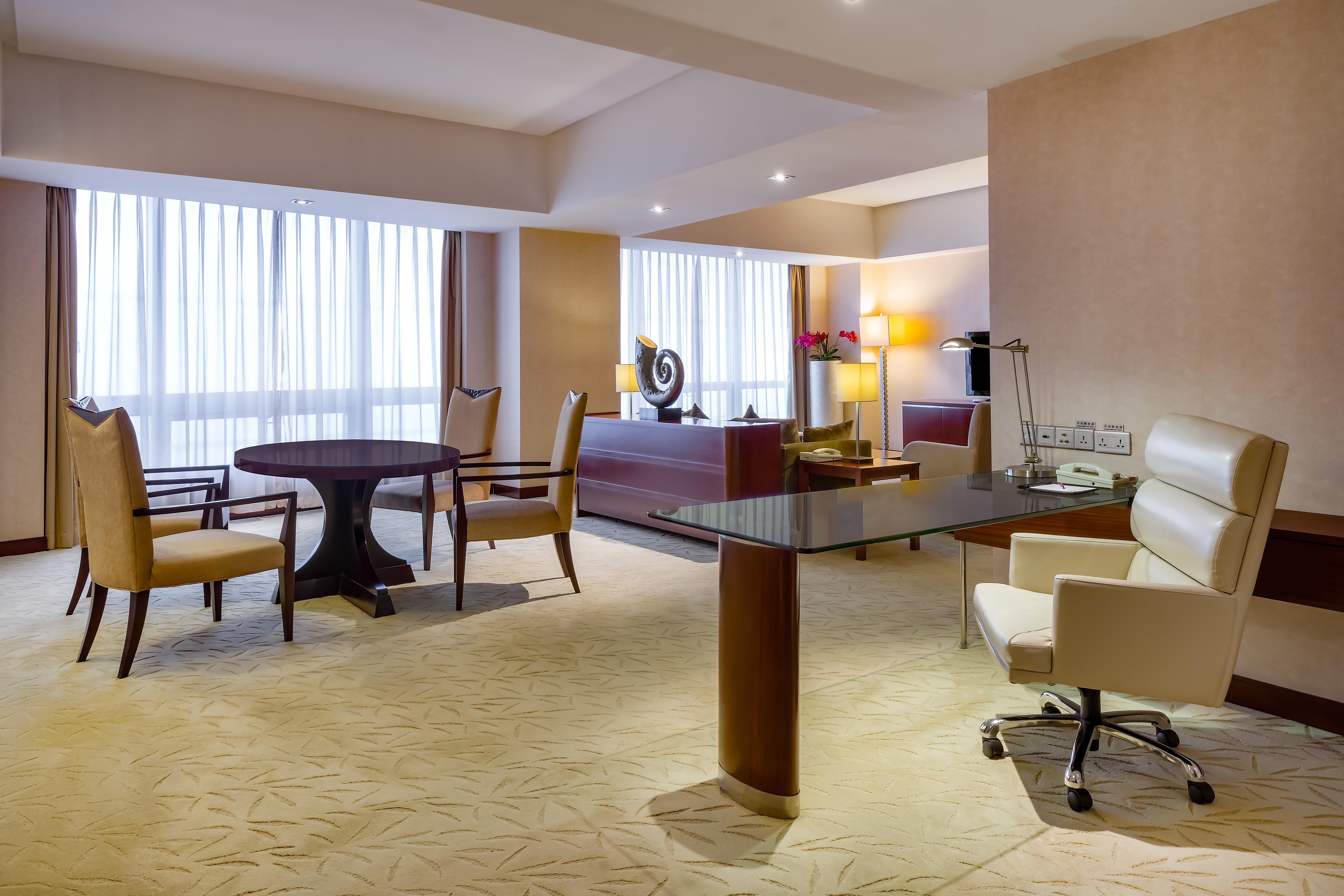 Crowne Plaza Yantai Sea View By Ihg Hotel Exterior foto
