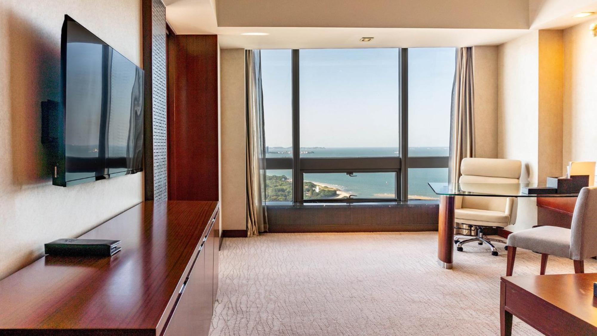 Crowne Plaza Yantai Sea View By Ihg Hotel Exterior foto