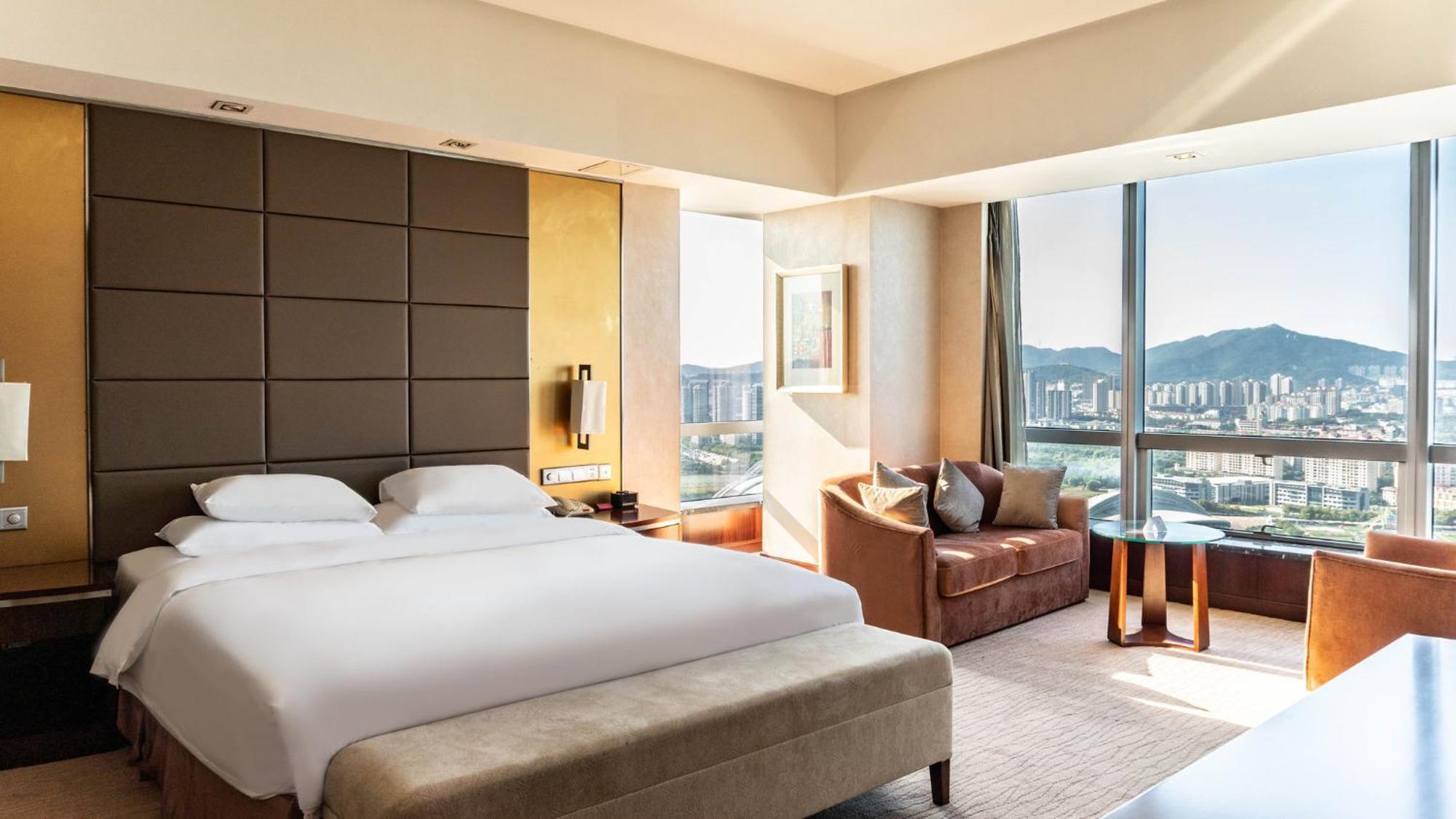 Crowne Plaza Yantai Sea View By Ihg Hotel Exterior foto